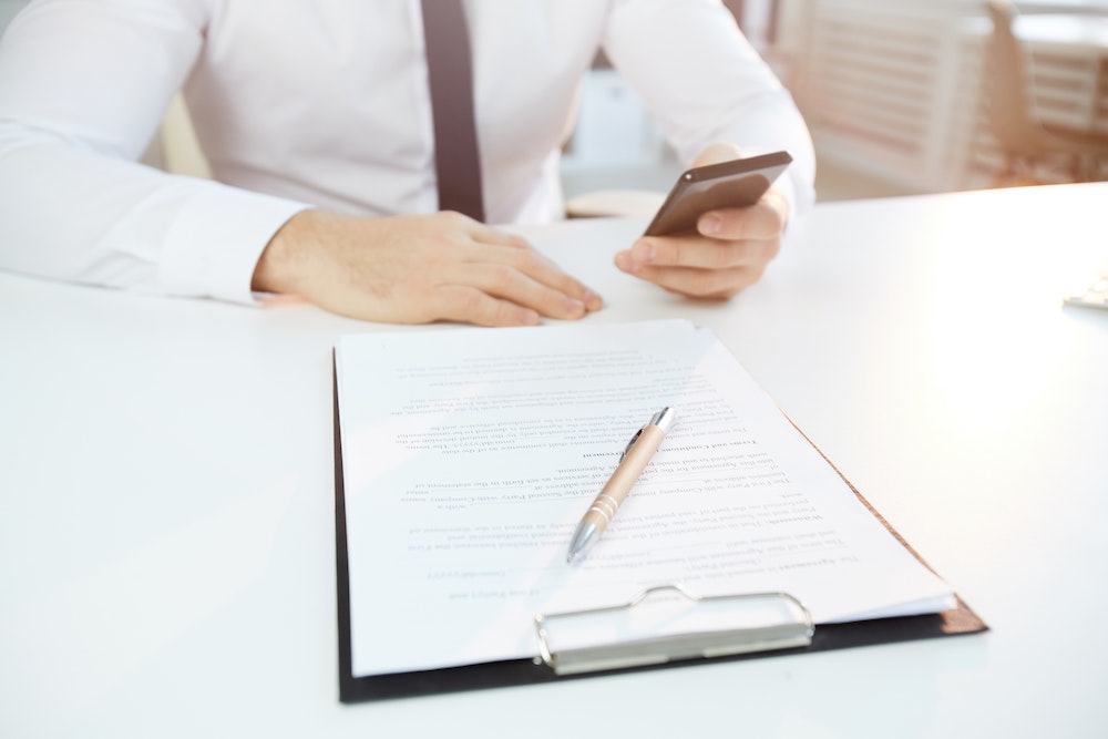 Les contrats d'affaires : éléments clés et bonnes pratiques pour sécuriser vos transactions